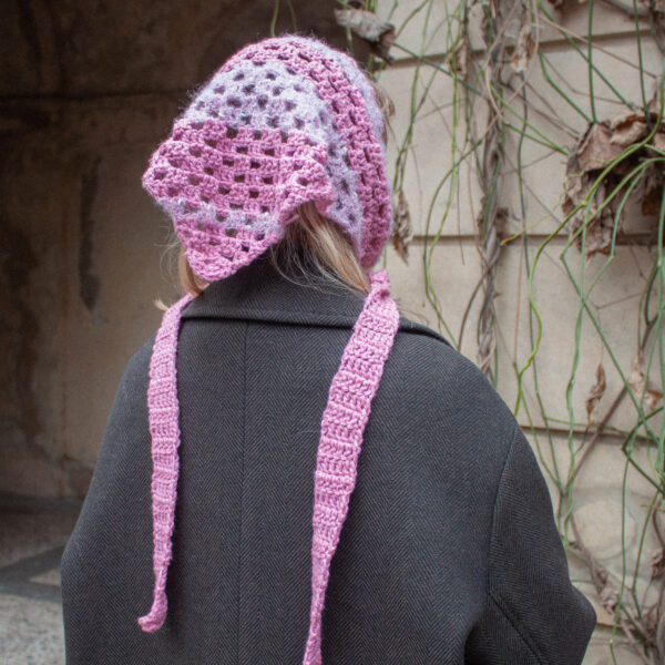 Růžový háčkovaný šátek